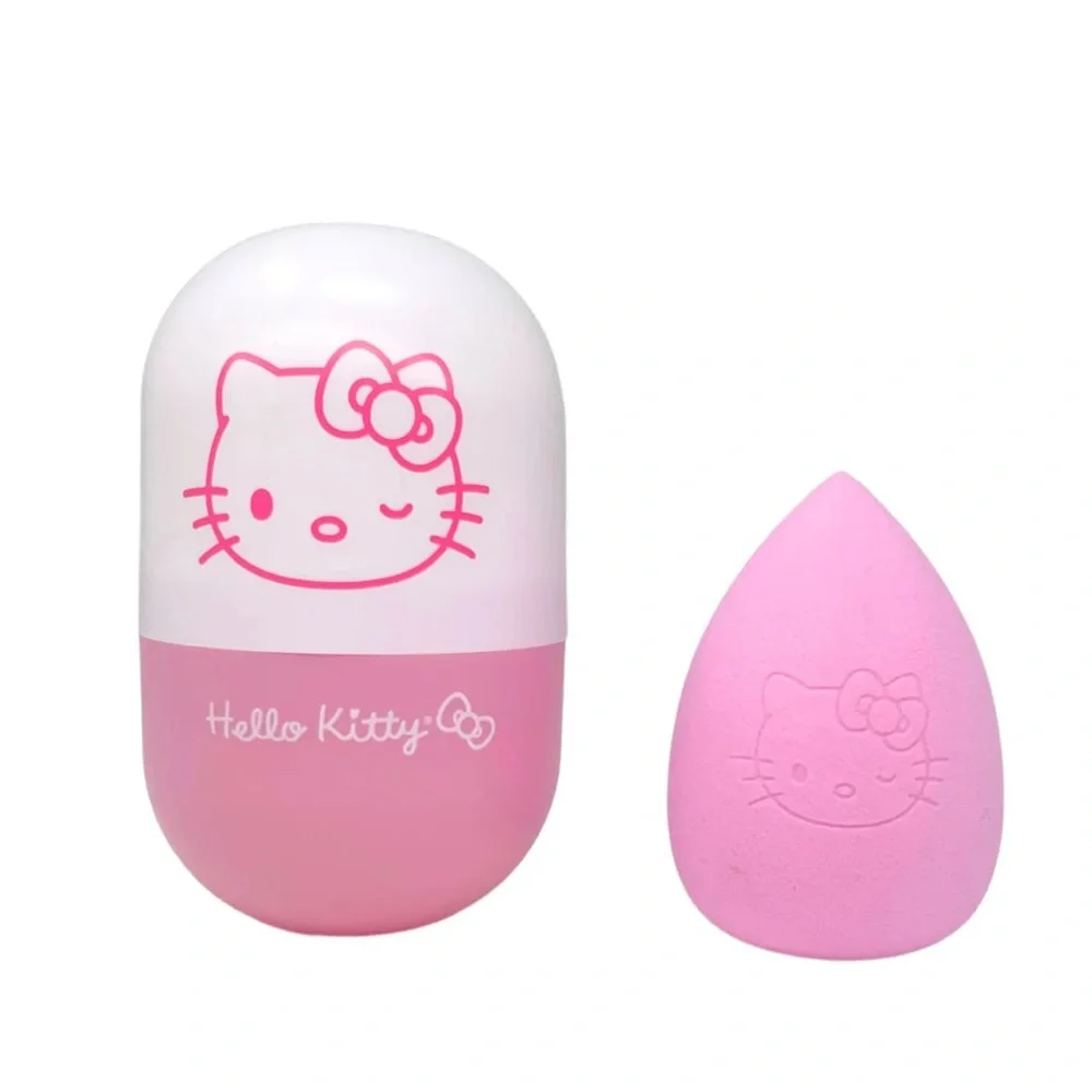 Hello‎ Kitty Pink travel case + blending sponge